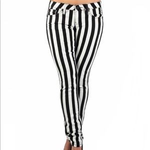 Fashion2Love 13/14 black and white striped jeans
